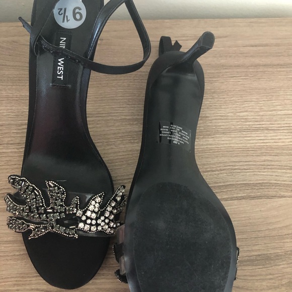 Nine West Black Ankle Strap Heel embellished - Picture 8 of 10